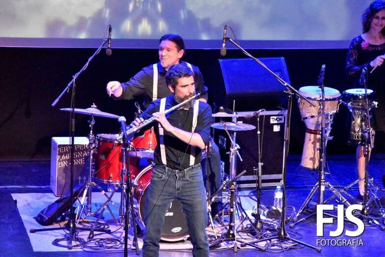 Concierto del grupo Hexacorde y Vanesa Muela, anoche en el Teatro de Telde/Francisco Javier Santana.